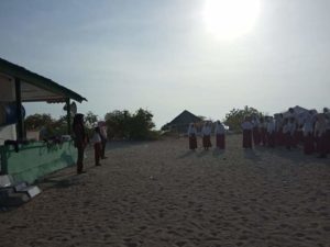 Siswa-Siswi Bajau Pulau Kera Peringati Hari Guru di Tengah Isu Penggusuran dan Ancaman Pengosongan Pulau