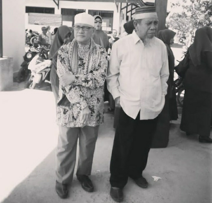 KH.Ad-dailami abu hurairah bersama H.Ali daeng sandre( Foto: Prabu Siliwangi)