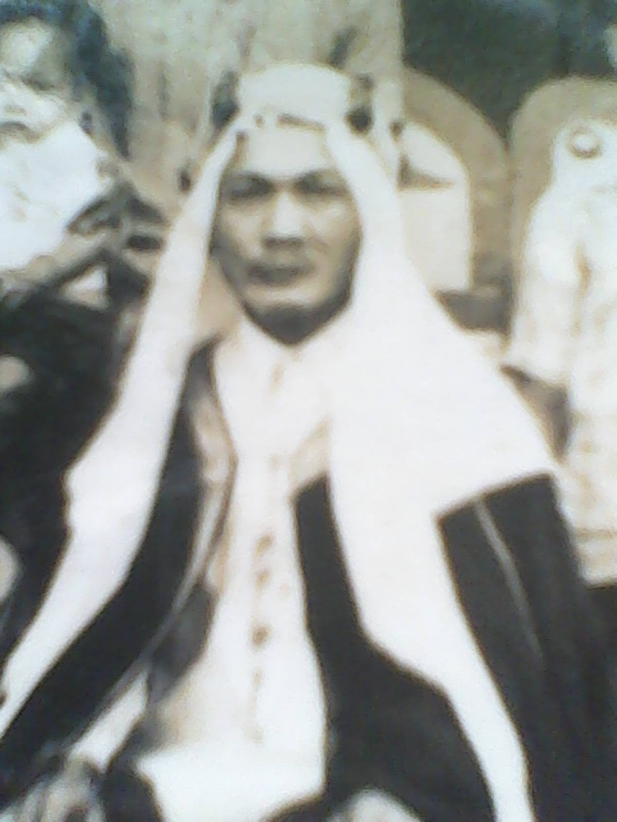 KH.As'ad(Aji sa'ak) seorang ulama dan juga tokoh masyarakat Pagerungan kecil, sekaligus pewaris Masjid Darussalam